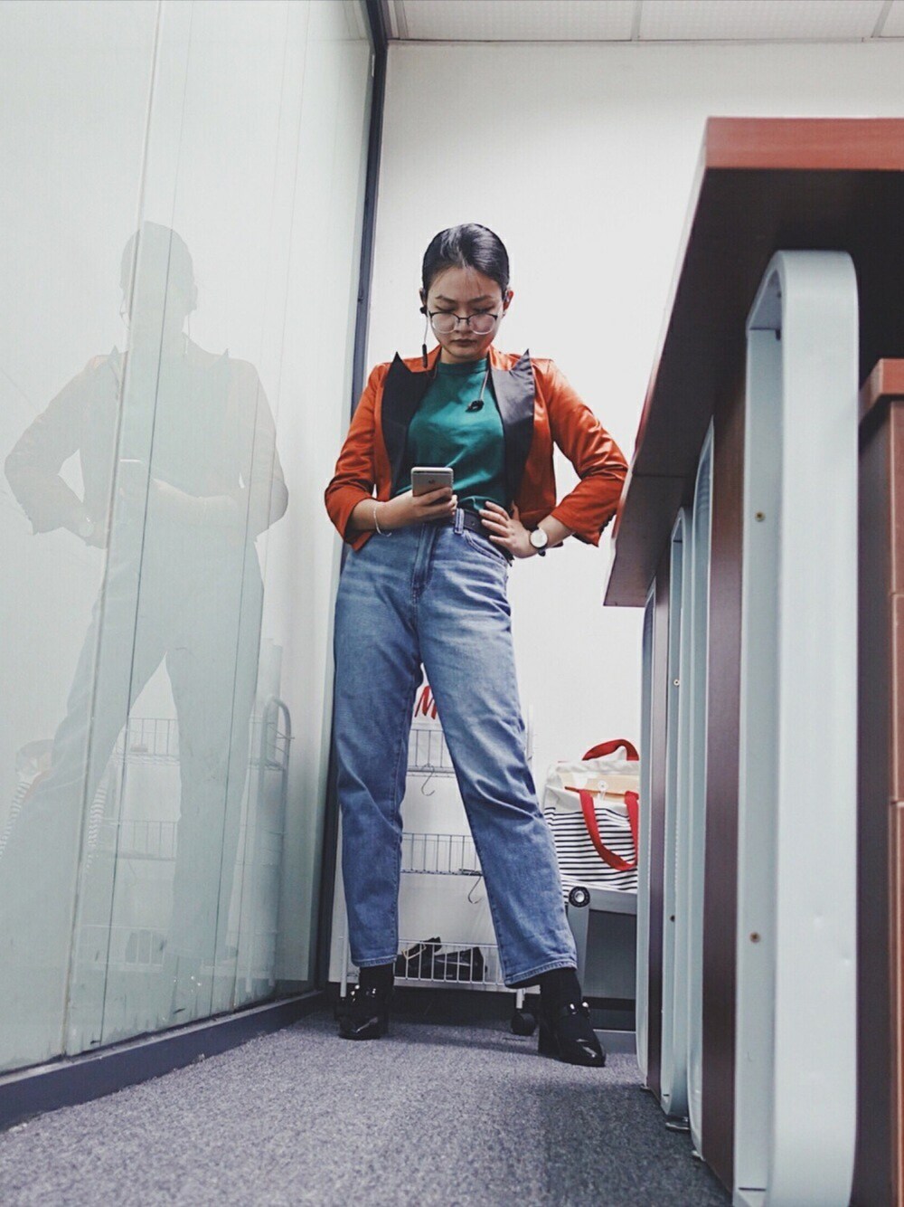 「MARC JACOBSのアイテム（テーラードジャケット、レッド系）」を使った、CipherXiaoさん（レディース・163cm）の秋コーディネートの1枚目の写真