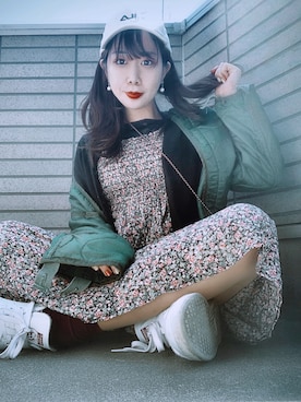 「古着女子」｜「アイテム（ダウンジャケット/コート）」を使った、みくこさん（レディース・155cm）の春コーディネート
