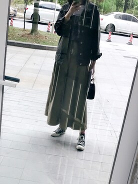 「Dickies（ディッキーズ）のＤｉｃｋｉｅｓ　ＴＣツイルフレアパンツ（その他パンツ、ベージュ系）」を使った、moumikaさん（レディース・172cm）の春コーディネート