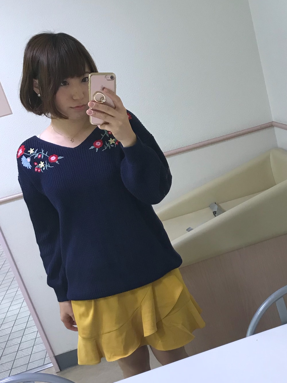「休日スタイル、秋色、誕生日」｜「dazzlinのエンブロイダリーニットチュニック（ニット/セーター、ブルー系）」を使った、なぎさん（レディース・158cm）の秋コーディネートの1枚目の写真
