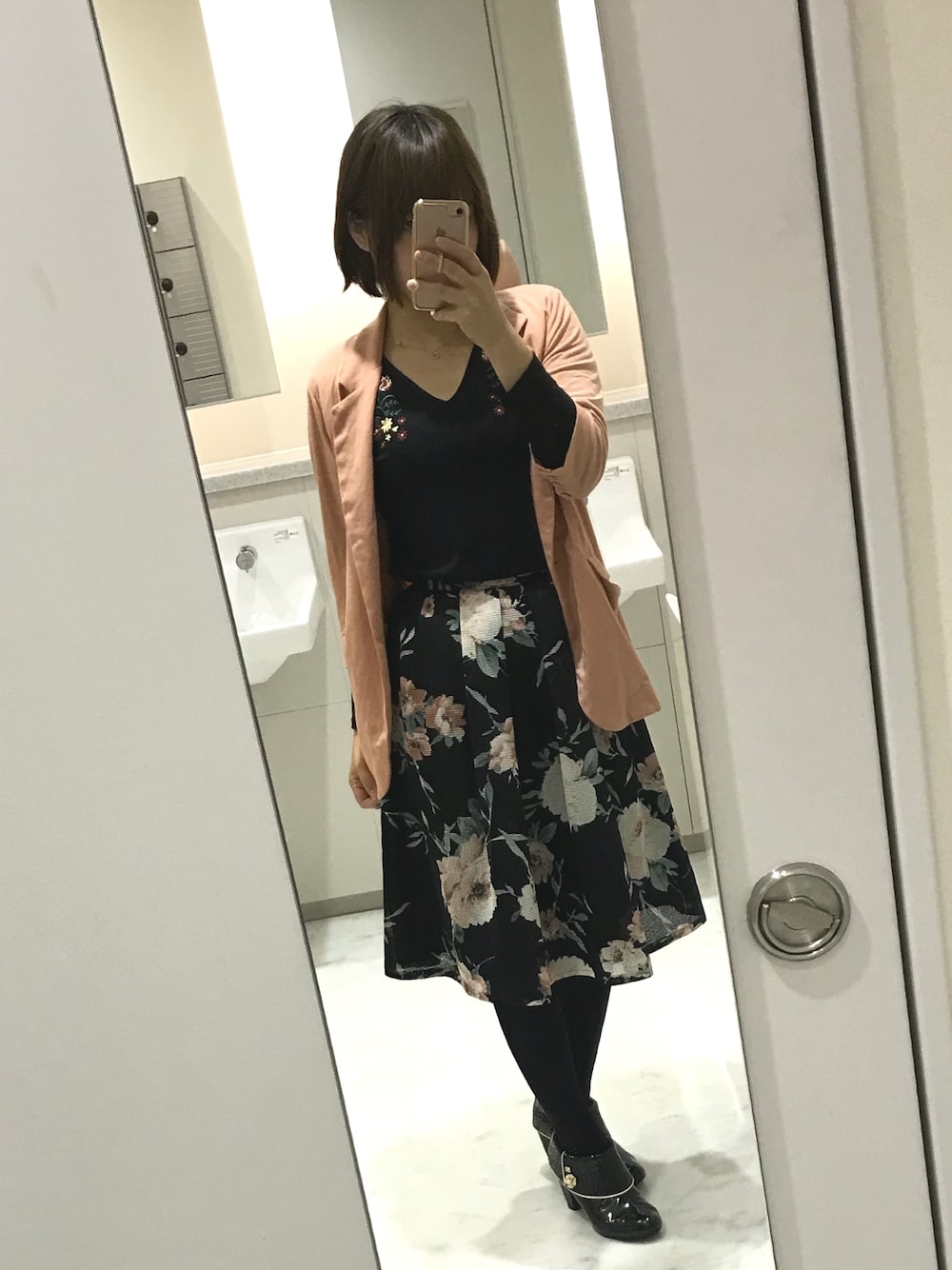 「秋のコーデ、雨の日コーデ」｜「dazzlinのアイテム（ジャケット/アウター、ピンク系）」を使った、なぎさん（レディース・158cm）の秋コーディネートの1枚目の写真