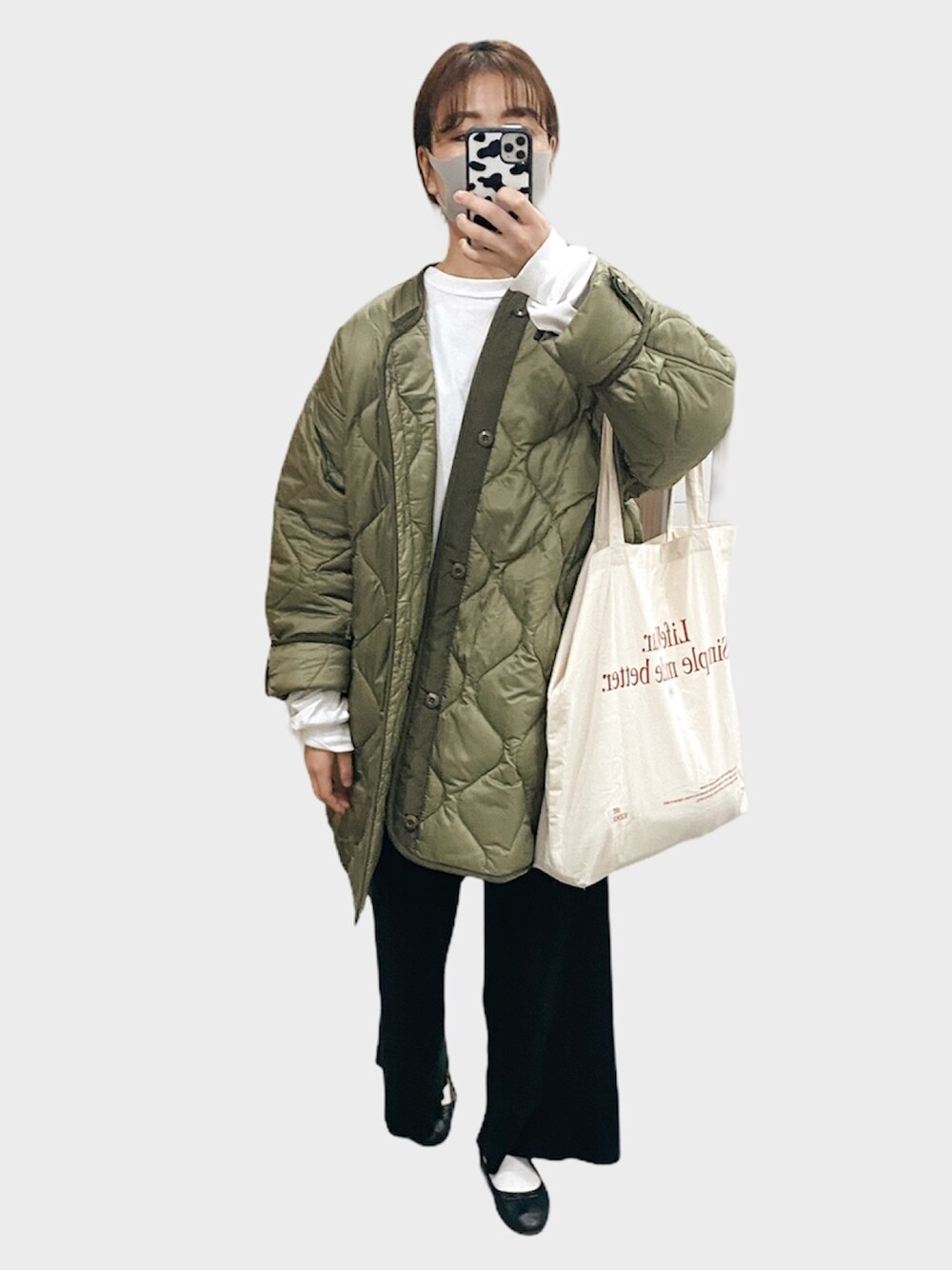 「シンプルコーデ、ラクチンコーデ、カジュアルコーデ、休日スタイル、キルティング、トートバッグ、ロンT、バレエシューズ、FREAK’Ｓ STORE、キルティングジャケット」｜「FREAK'S STOREの▽M-65キルトライナージャケット（ミリタリージャケット、グリーン系）」を使った、raiさん（レディース・159cm）の冬コーディネートの1枚目の写真