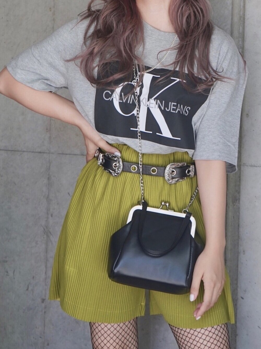 「A.D.G、プリーツパンツ、ショートパンツ、緑、グリーン、おしゃれさんと繋がりたい、オトナカジュアル、楽チンコーデ、いいね、save、フォローお願いします🤑、Calvin Klein」｜「A.D.GのPleats High-Waist Short Pants (green tea)（その他パンツ、グリーン系）」を使った、A.D.Gさん（レディース・150cm）の夏コーディネートの1枚目の写真