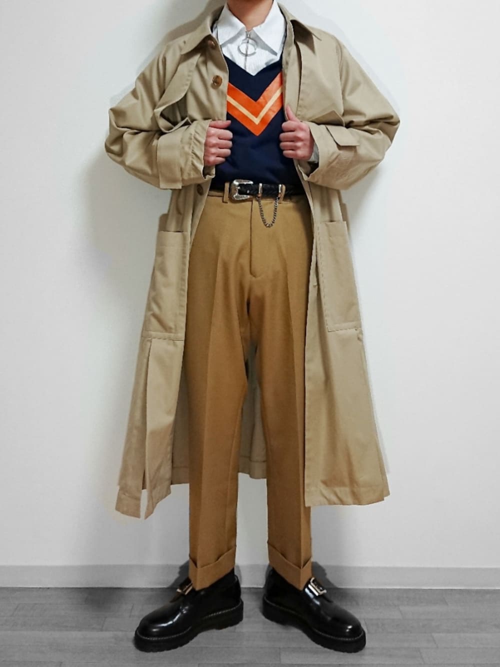 「お気に入りの服でデートに行こう、オーバーサイズ、オトナカジュアル、jieda、kaiko、soe、neonsign、ベージュ、トレンチコート、低身長」｜「KAIKOのKAIKO SINGLE TRENCH COAT（トレンチコート、ベージュ系）」を使った、RINTAROさん（メンズ・168cm）の冬コーディネートの1枚目の写真