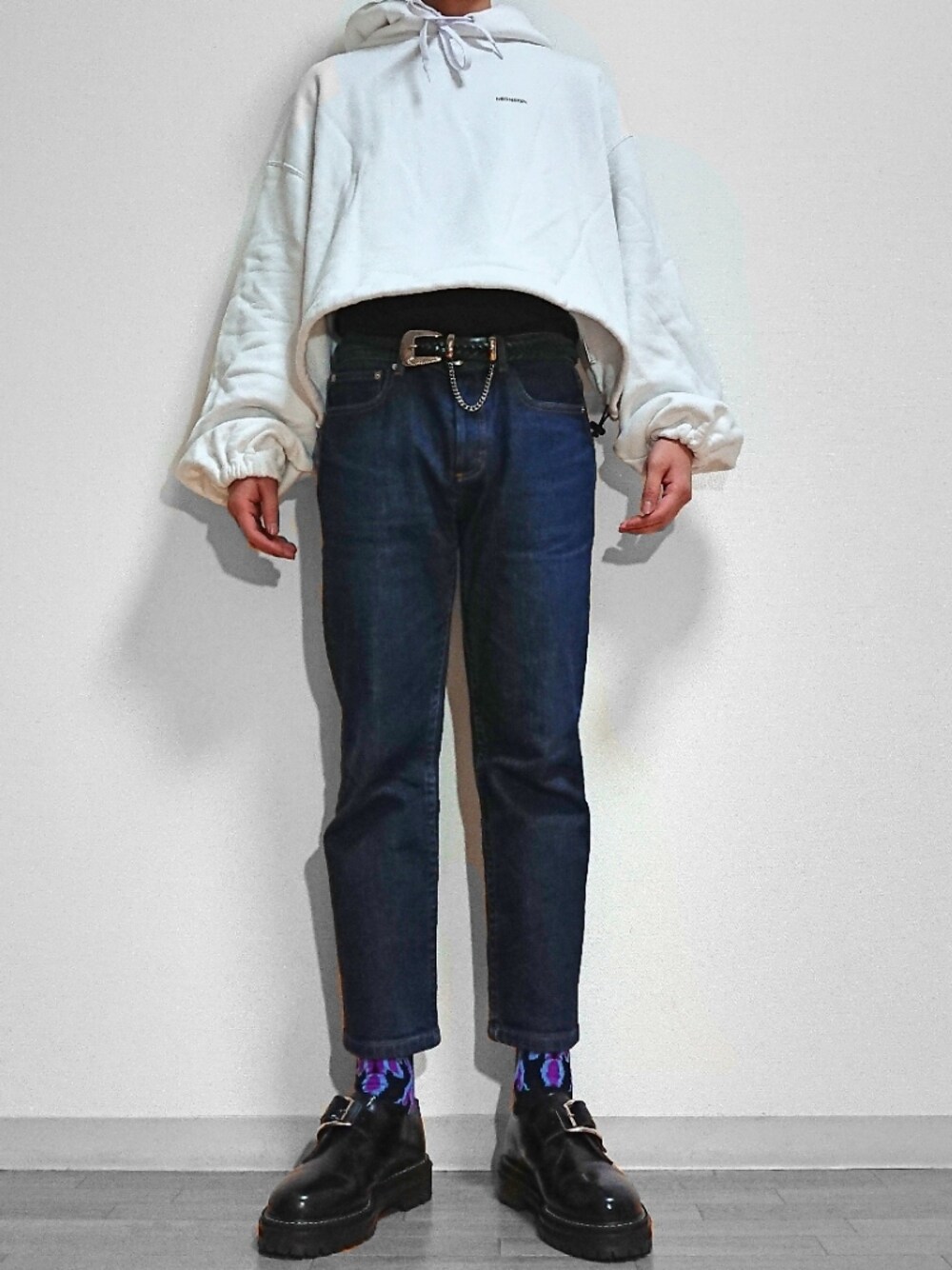 「レイヤードstyle、neonsign、jieda、A.P.C.、オーバーサイズ、パーカー、アメカジ、ネイビー、ドクターマーチン、soe」｜「neonsignのアイテム（パーカー、ホワイト系）」を使った、RINTAROさん（メンズ・168cm）の冬コーディネートの1枚目の写真