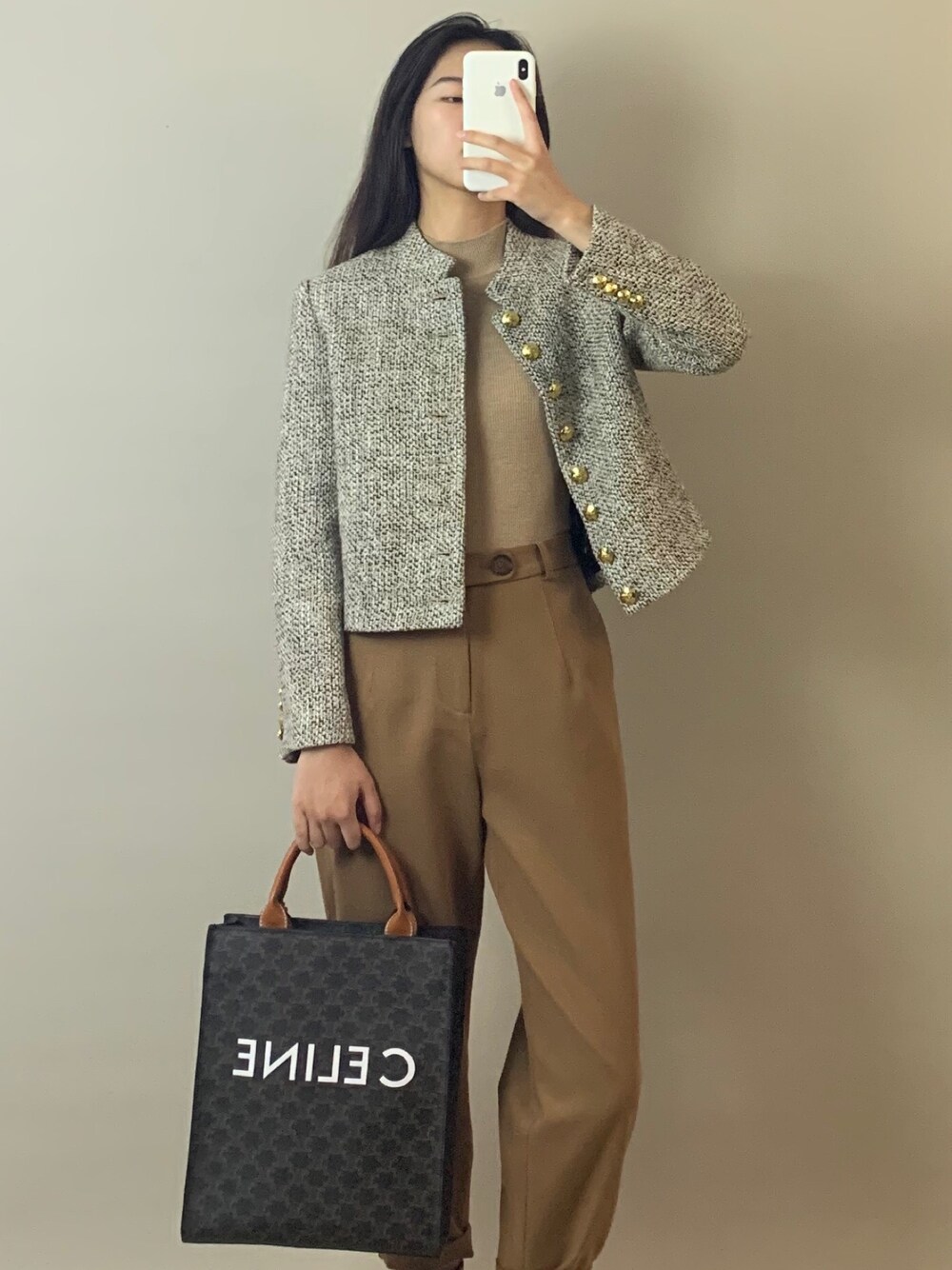 「checklistのアイテム（トップス、ベージュ系）」を使った、微博@赵果真呀さん（レディース・160cm）の秋コーディネートの1枚目の写真