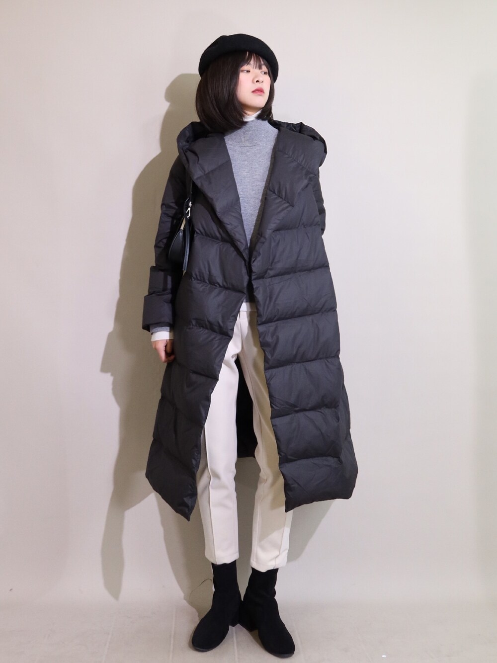 「checklistのアイテム（トップス、ブラック系）」を使った、微博@赵果真呀さん（レディース・160cm）の冬コーディネートの1枚目の写真