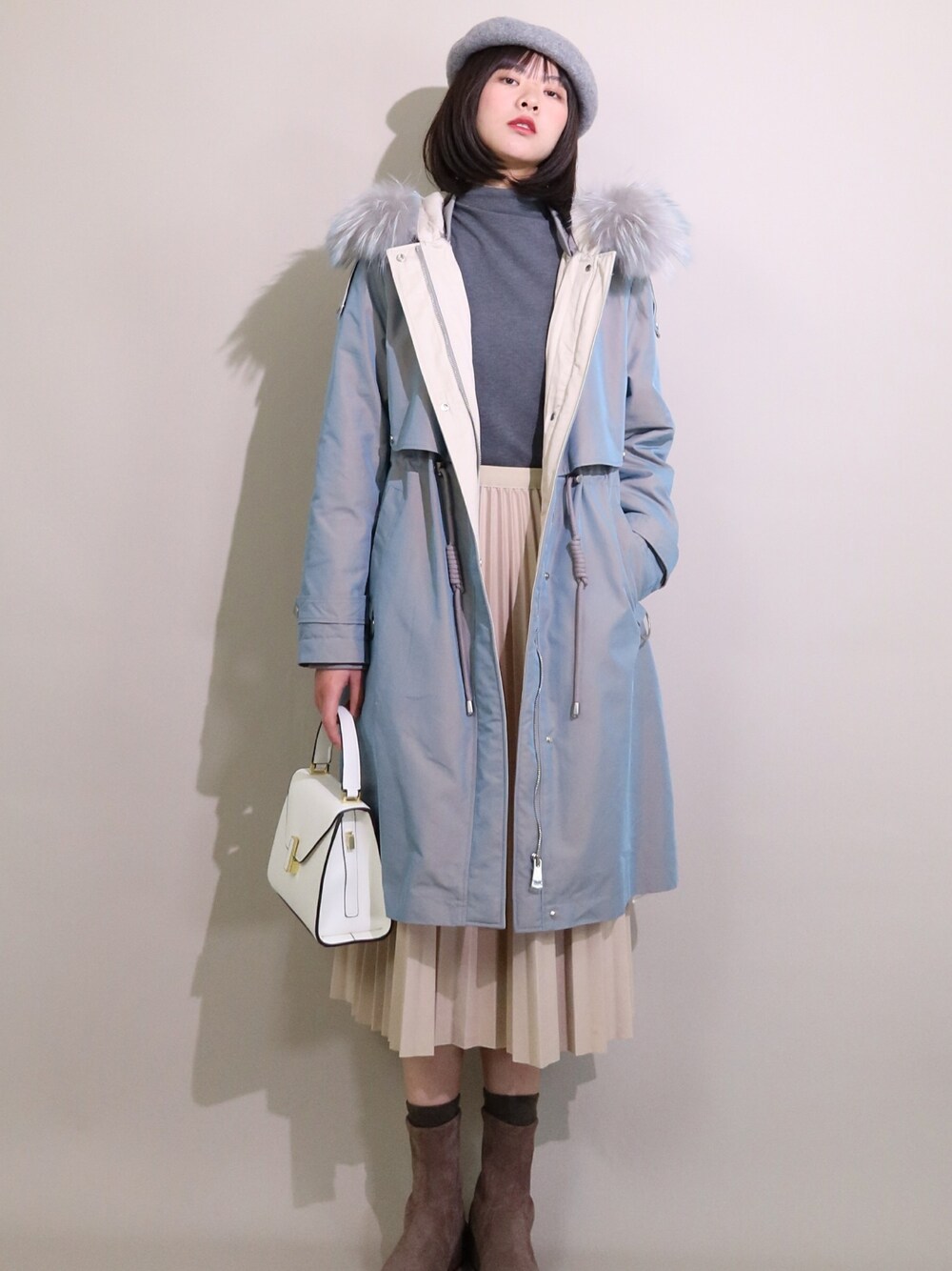 「checklistのアイテム（トップス、ブルー系）」を使った、微博@赵果真呀さん（レディース・160cm）の冬コーディネートの1枚目の写真