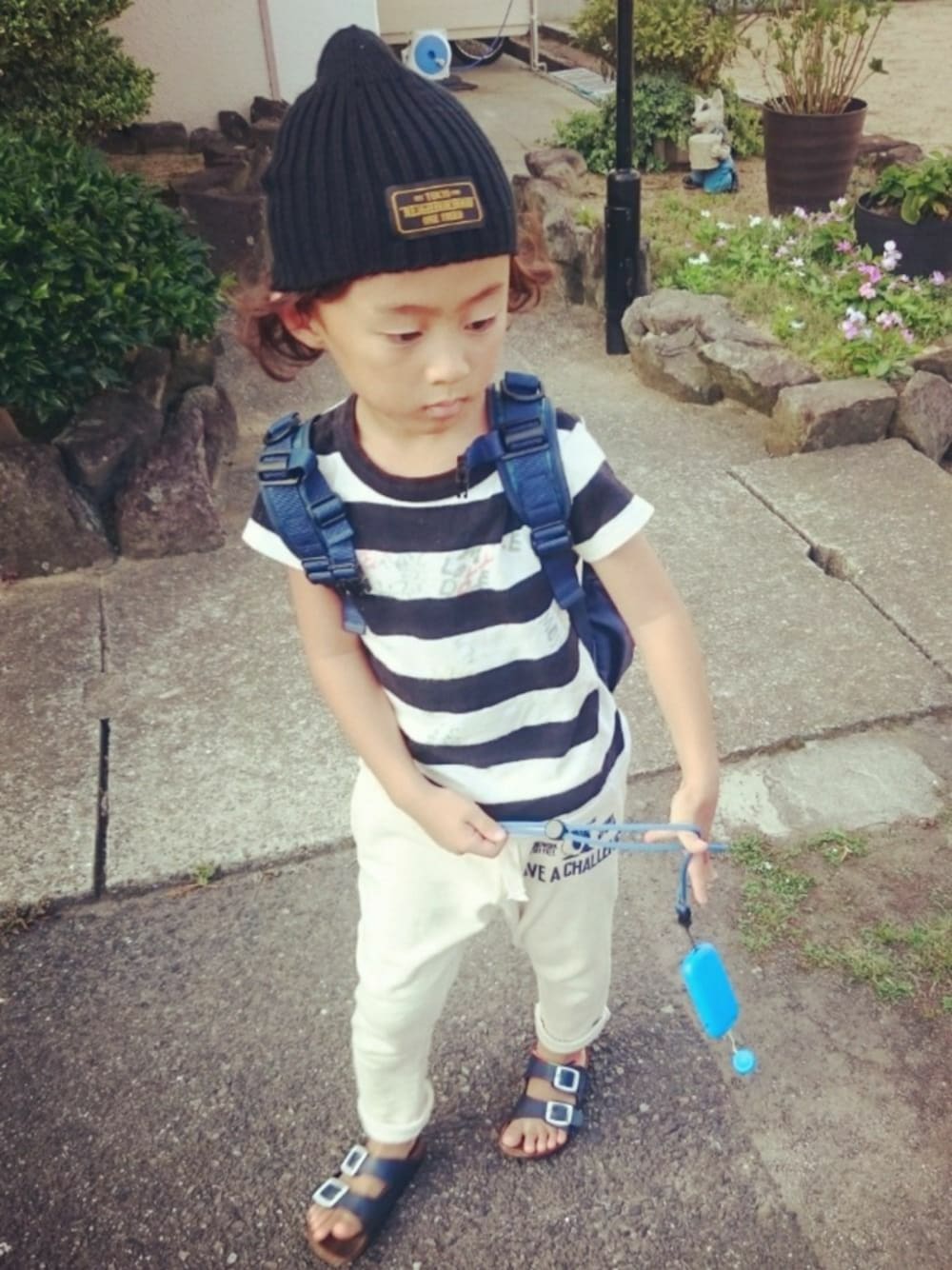 「NEIGHBORHOOD」｜「NEIGHBORHOODのアイテム（ニットキャップ/ビーニー、ブラック系）」を使った、rakukunさん（キッズ・120cm）の夏コーディネートの1枚目の写真
