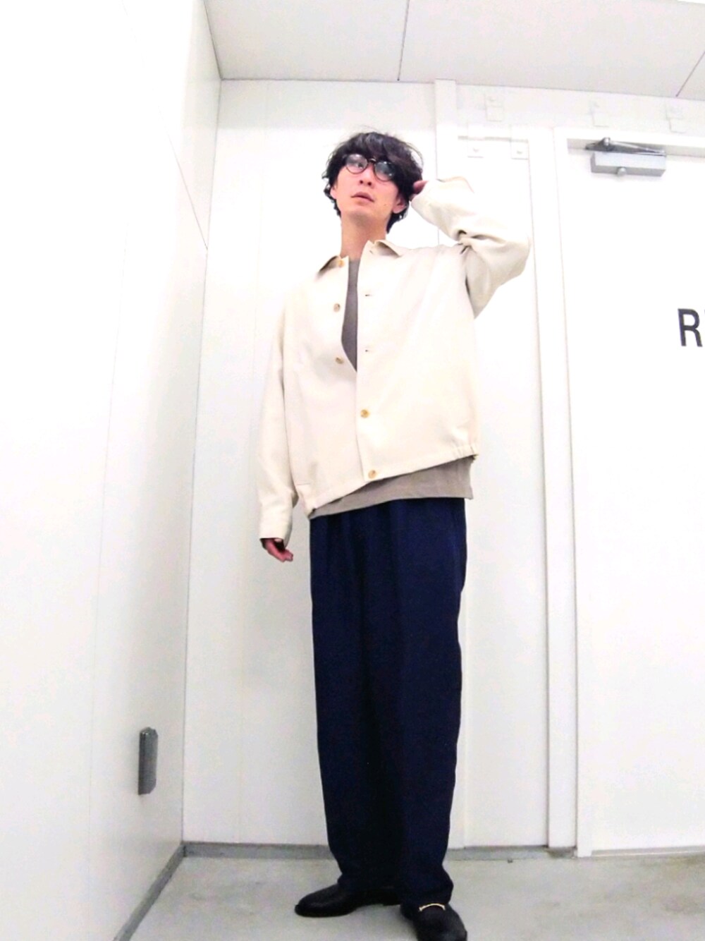 「EDIFICE LA BOUCLEのLA BOUCLE(R) / ラブークル 2タックイージースラックス メンアサオックス（その他パンツ、ブルー系）」を使った、kazuboxさん（メンズ・177cm）の秋コーディネートの1枚目の写真