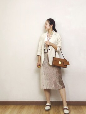 「通勤穿搭」｜「アイテム（トートバッグ）」を使った、妮娜Ninaさん（レディース・159cm）の秋コーディネート