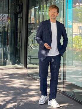 スーツジャケットを使った 白スニーカー のメンズ人気ファッションコーディネート Wear