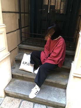 「MERLOT（メルロー）のオーバーサイズ裏起毛スウェットトップス1064（スウェット、ピンク系）」を使った、a.さん（レディース）の冬コーディネート