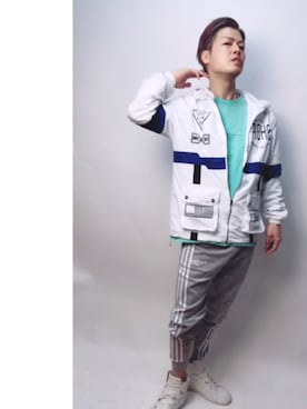「新作」｜「アイテム（ナイロンジャケット）」を使った、NEOJAakaDJROODさん（メンズ・180cm）の春コーディネート