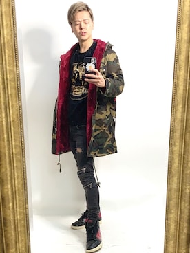 「アイテム（スウェット、ゴールド系）」を使った、NEOJAakaDJROODさん（メンズ・177cm）の冬コーディネート