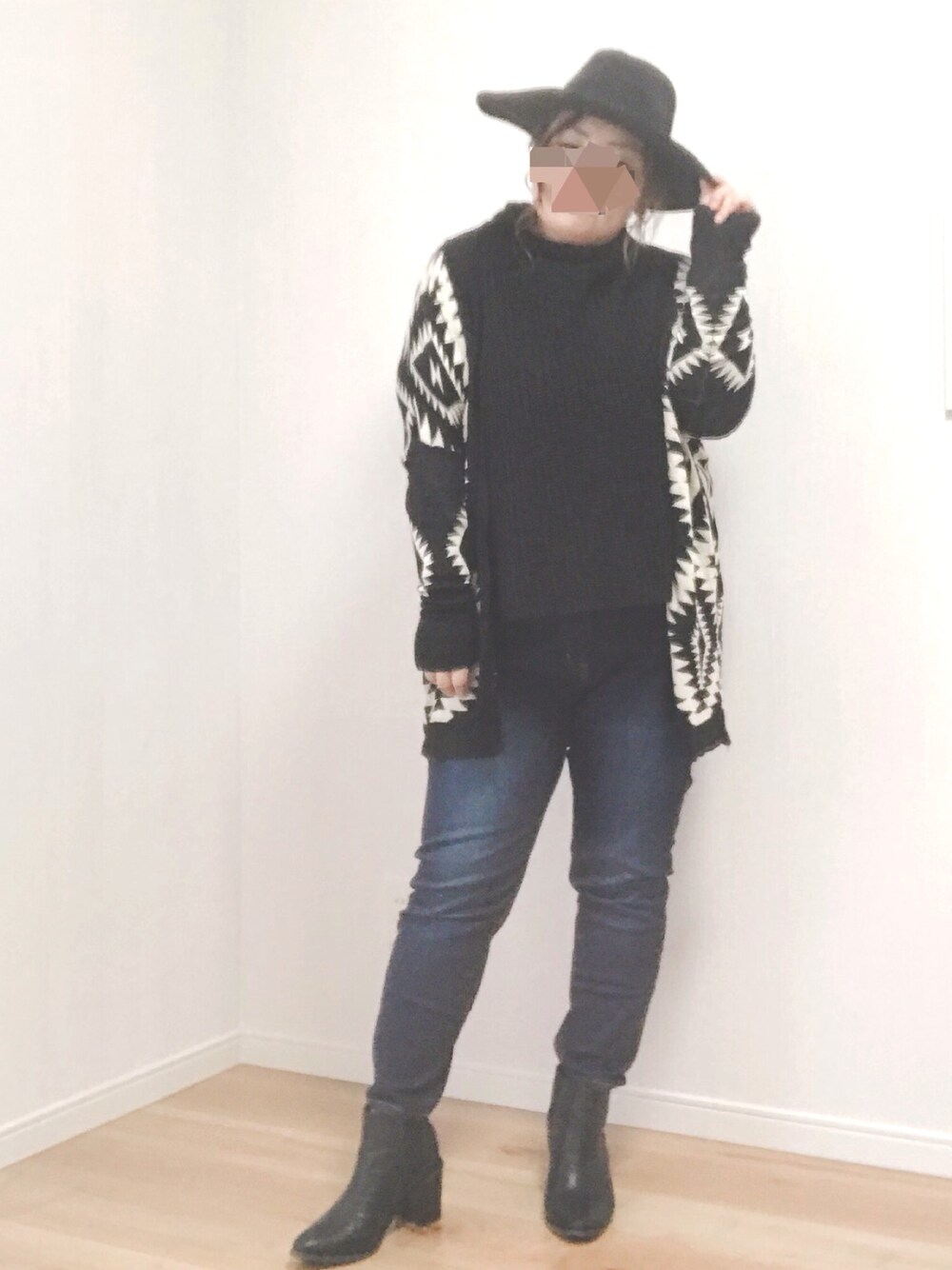 「年末WEAR感謝祭、大人カジュアル、お洒落さんとつながりたい、ハット、ootd、ぽっちゃり、ぽっちゃりコーデ、いいね、save、フォローお願いします🤑、オルテガ、zozoデニム」｜「ANAPのオルテガ柄ニットカーディガン（カーディガン/ボレロ、ブラック系）」を使った、あぶーた★さん（レディース・154cm）の冬コーディネートの1枚目の写真
