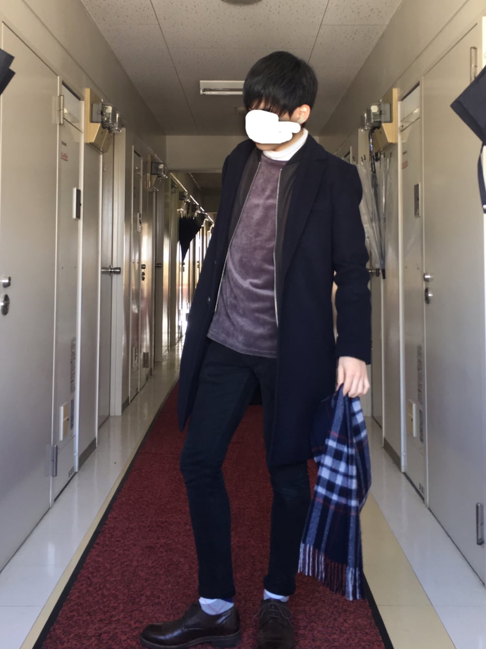 「革靴」｜「Dcollectionのアイテム（チェスターコート、ブルー系）」を使った、TaTsuさん（メンズ・172cm）の冬コーディネートの1枚目の写真