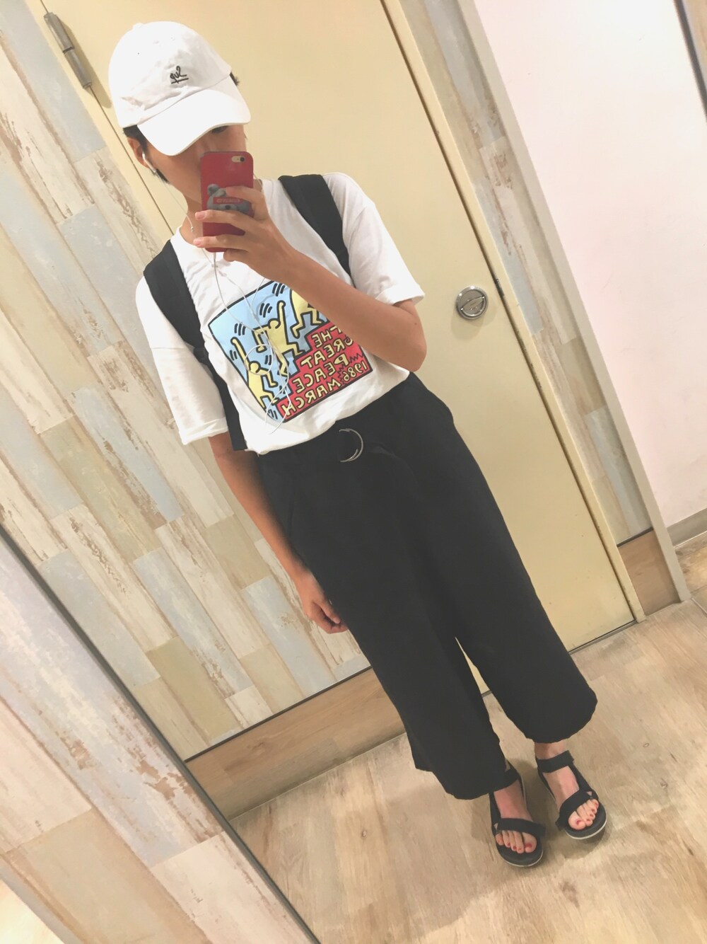 「シンプルコーデ、夏コーデ」｜「cepoのアイテム（パンツ、ブラック系）」を使った、のさん（レディース・170cm）の夏コーディネートの1枚目の写真