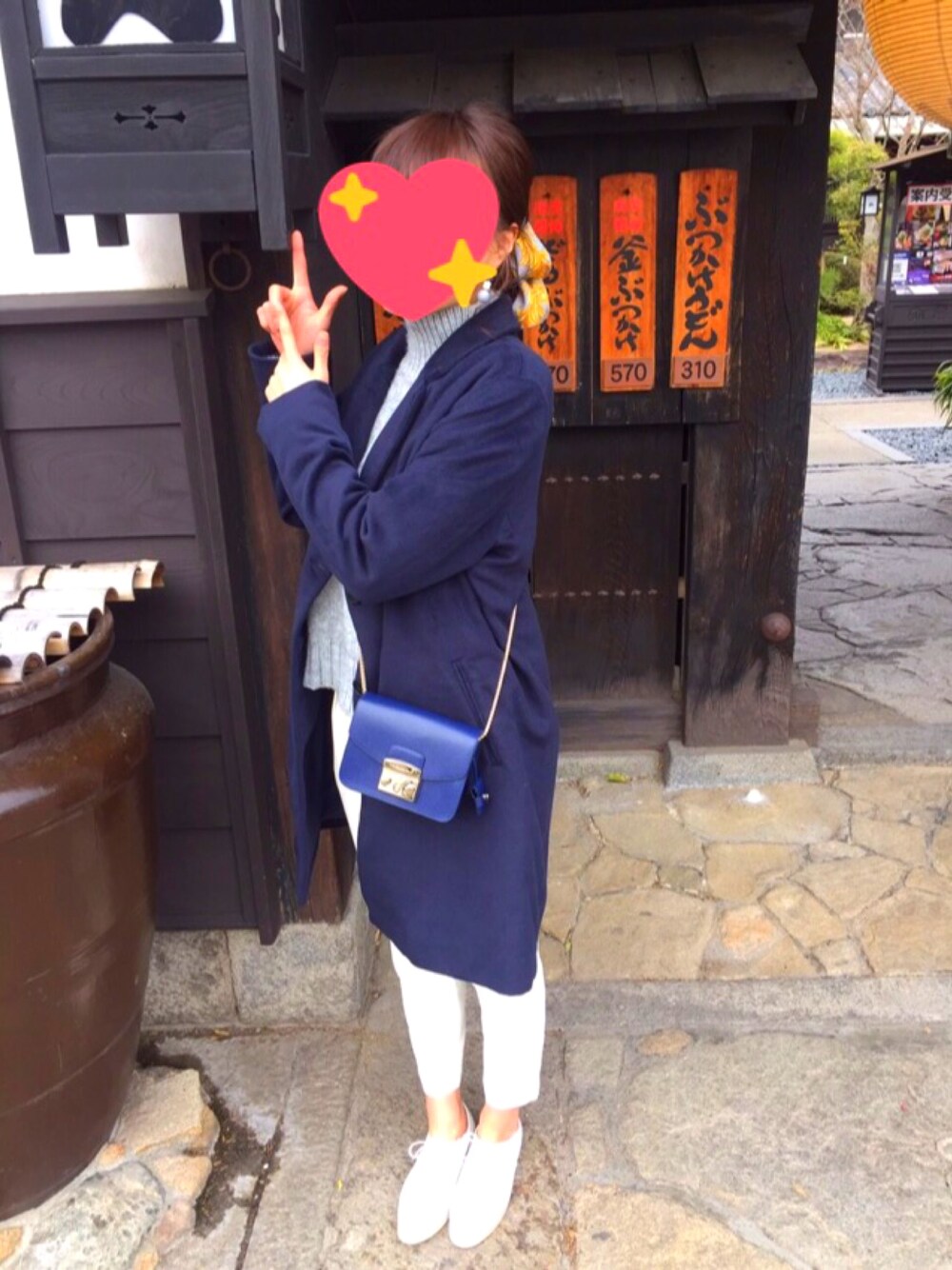 「niko and...のアイテム（チェスターコート、ブルー系）」を使った、🐘ぞーさん🐘さん（レディース・167cm）の春コーディネートの1枚目の写真