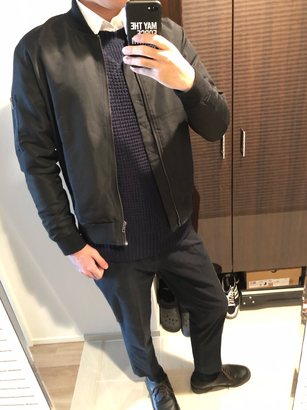「秋冬コーデ、アンクルパンツ、白シャツ、ニット、黒、ネイビー、暗め色、大学生、いいね、save、フォローお願いします🤑」｜「GIORDANOの[GIORDANO]ワッフルニット（ニット/セーター、ブルー系）」を使った、shoさん（メンズ・178cm）の秋コーディネートの1枚目の写真