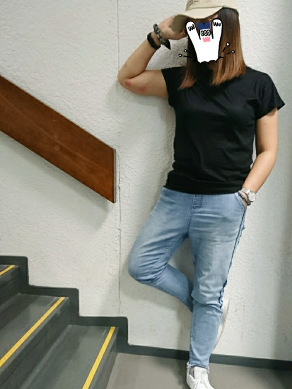 「school style、ootd」｜「adidasのアイテム（シューズ、ホワイト系）」を使った、tinyeeさん（レディース・160cm）の秋コーディネートの1枚目の写真