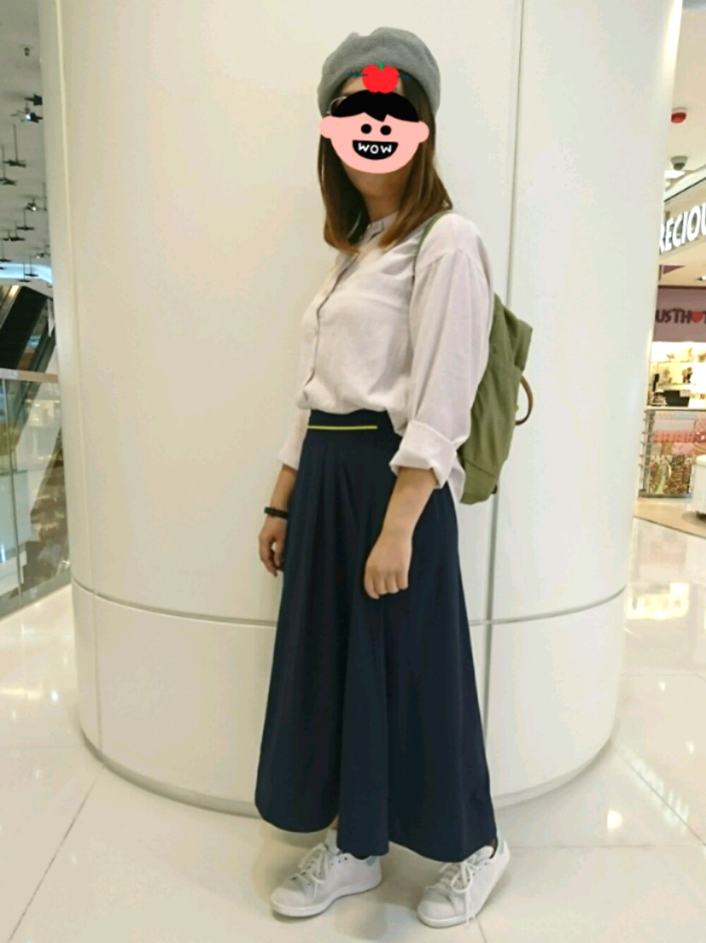 「tyclothings、ootd」｜「adidasのアイテム（シューズ、ホワイト系）」を使った、tinyeeさん（レディース・160cm）の秋コーディネートの1枚目の写真
