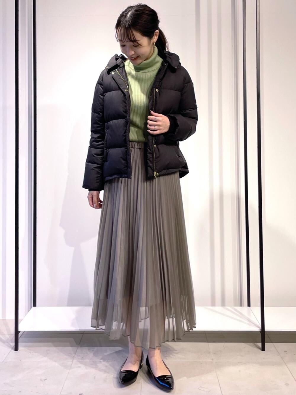 「大人カジュアル、casual、くすみカラー、一押しのアウタースタイル」｜「green label relaxingのD ポインテッド キリカエモカ フラット15 パンプス（パンプス、ブラック系）」を使った、kawamura_sさん（レディース・164cm）の冬コーディネートの1枚目の写真