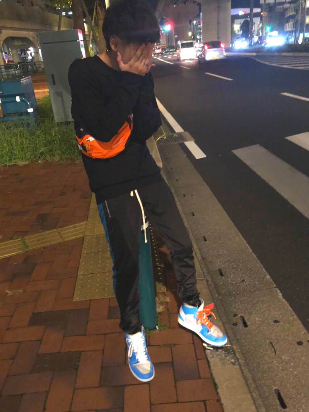 「OFF-WHITE、heronpreston、スニーカー、mnml、おしゃれさんと繋がりたい、ストリート、スウェット、いいね、save、フォローお願いします🤑、フォローミー、フォローお願いします」｜「Palm Angelsのアイテム（スウェット、ブラック系）」を使った、ひろさん（メンズ・170cm）の秋コーディネートの1枚目の写真