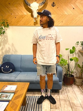 「surt（サート）のアイテム（トップス）」を使った、岸本 道徳さん（メンズ・177cm）の春コーディネート