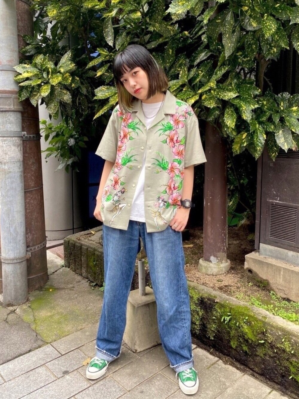 「x-girl、FALINE、ootd、スニーカーコーデ、シャツ、コラボ、ゆるコーデ、おしゃれさんと繋がりたい、お洒落さんとつながりたい」｜「X-girlのX-girl × FALINE BOYS ALOHA SHIRT（シャツ/ブラウス、ベージュ系）」を使った、平野萌さん（レディース・166cm）の秋コーディネートの1枚目の写真