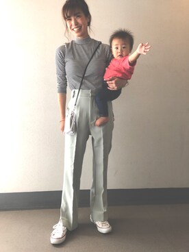 「mystic（ミスティック）のセンタープレスセミフレアパンツ（その他パンツ、グリーン系）」を使った、CHIKA さん（レディース・161cm）の秋コーディネート