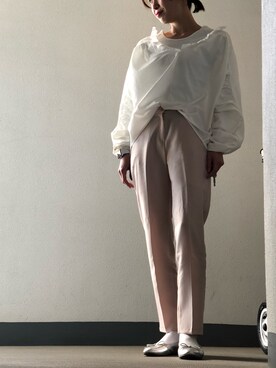 「DHOLIC（ディーホリック）のスリムスラックスパンツ（スラックス、ベージュ系）」を使った、CHIKA さん（レディース・161cm）の春コーディネート