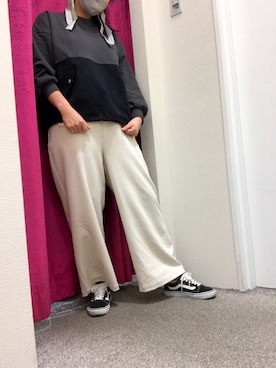 「Bou Jeloud（ブージュルード）のサイドベルトセミワイドパンツ（その他パンツ、ホワイト系）」を使った、Yumi Ishiharaさん（レディース・170cm）の冬コーディネート