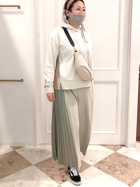 「Bou Jeloud（ブージュルード）のバックシャンパーカープルオーバー（ニット/セーター、ホワイト系）」を使った、Yumi Ishiharaさん（レディース・170cm）の冬コーディネート