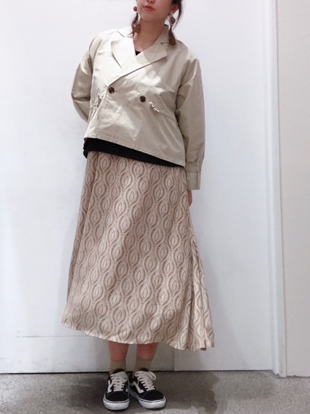 Yumi Ishiharaさんの「ショートウエストドロストジャケット（Bab）」を使ったコーディネート