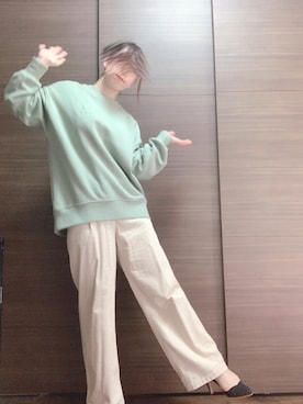 「部屋撮り」｜「アイテム（スウェット）」を使った、ぴよさん（レディース・157cm）の春コーディネート