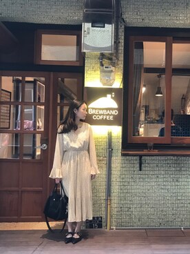 「CHARLES & KEITH（チャールズ & キース）のアイテム（スリッポン）」を使った、Ting Wangさん（レディース・150cm）の冬コーディネート