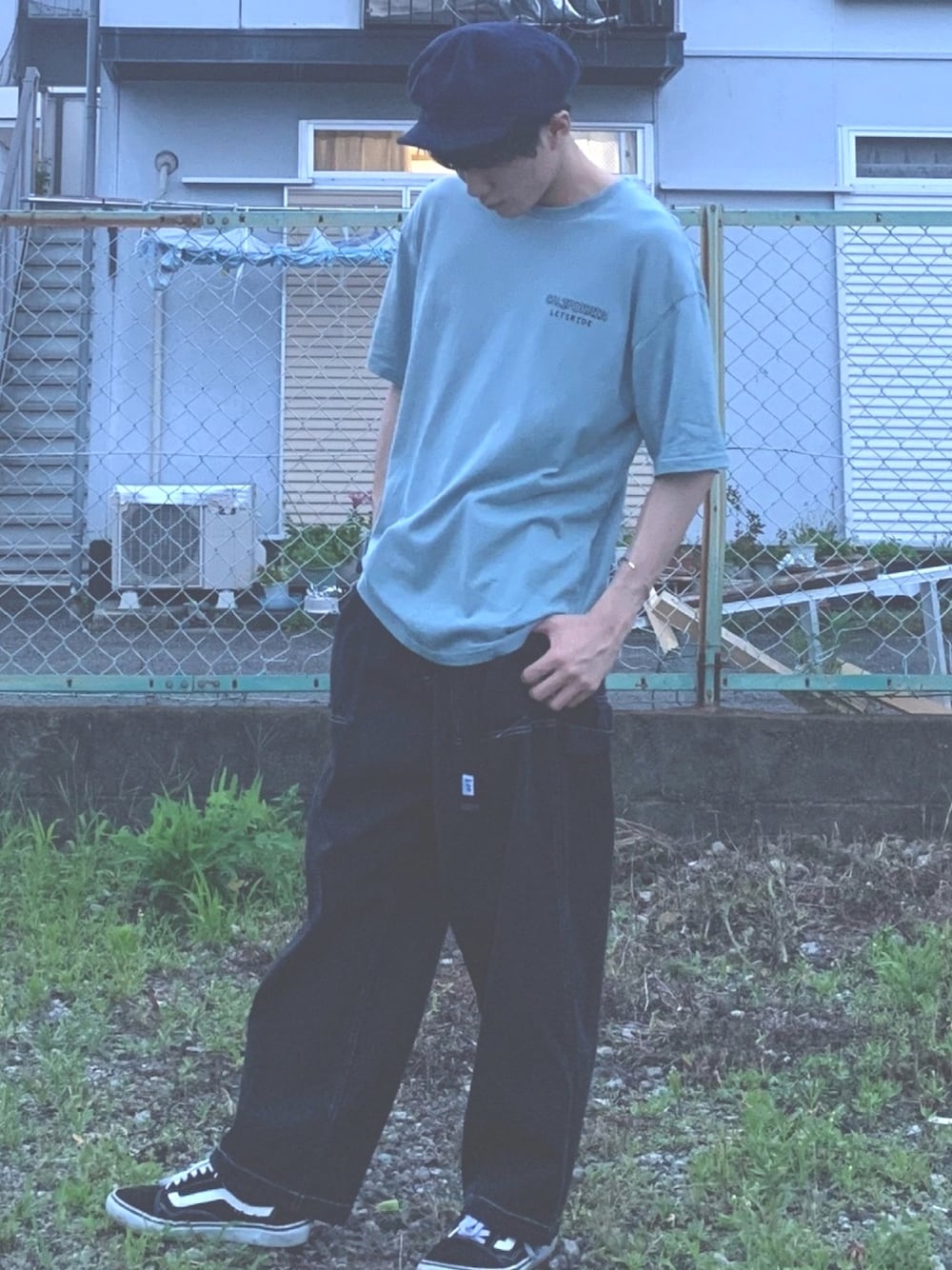 「ベレー帽、大人カジュアル、ビックシルエット、スニーカー、夏だ！Tシャツ着よう！、水色シャツ、水色、ビッグT、キャスケット、キャスケットコーデ」｜「BAYCRESTのアイテム（Tシャツ/カットソー、ブルー系）」を使った、しゃちょーさん（メンズ・169cm）の夏コーディネートの1枚目の写真