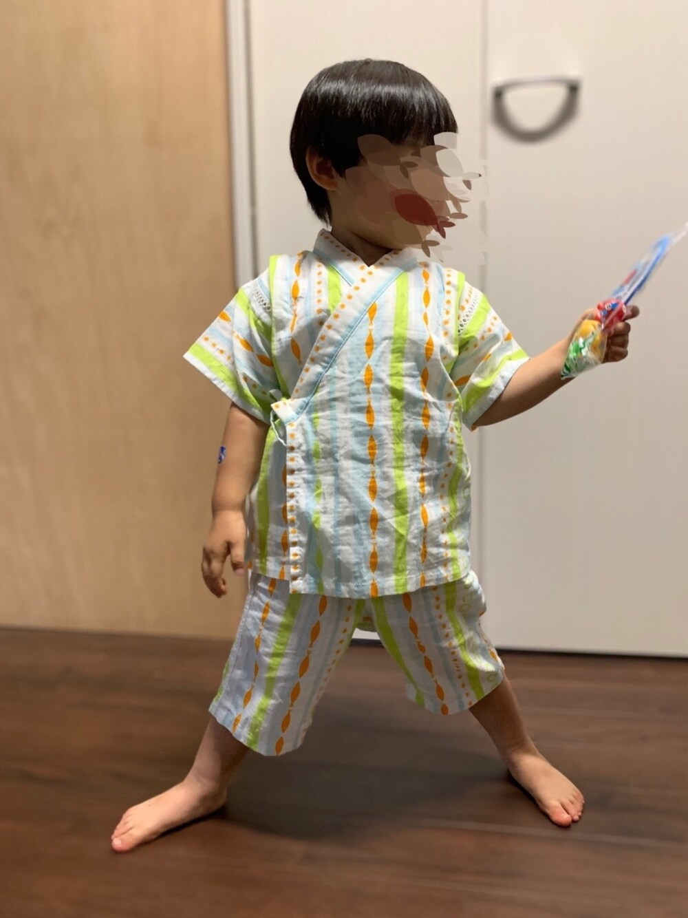 「甚平、夕涼み会、男の子、キッズコーデ、2歳、夏、休日スタイル、夏コーデ」｜「apres les coursの/魚ストライプ柄甚平セット（浴衣、グリーン系）」を使った、mi＊さん（キッズ・90cm）の夏コーディネートの1枚目の写真