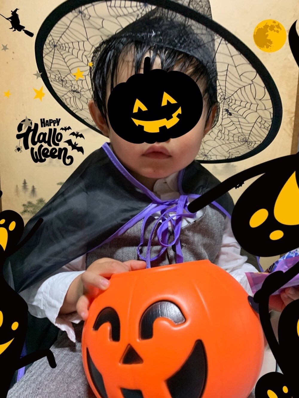「wearhalloween2020、秋コーデ、2歳、男の子、ハロウィン、キッズコーデ」｜「100円均一のアイテム（ハット、ブラック系）」を使った、mi＊さん（キッズ・90cm）の秋コーディネートの1枚目の写真