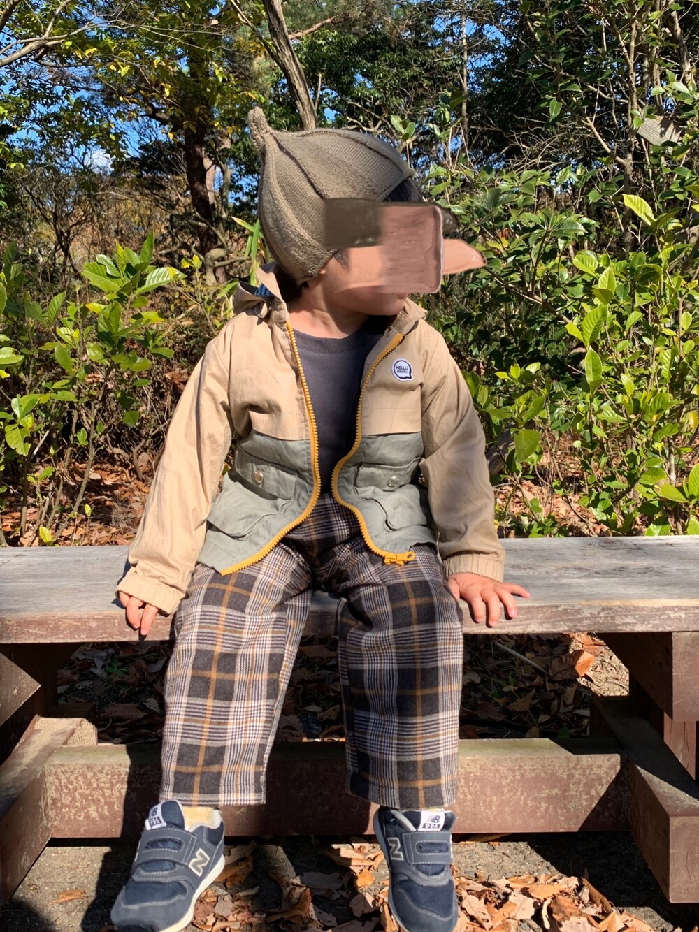「秋冬コーデ、公園、男の子、キッズコーデ、3歳、チェックパンツ」｜「B:MING by BEAMSのB:MING by BEAMS / マリンパーカ 19SS（ブルゾン、ベージュ系）」を使った、mi＊さん（キッズ・90cm）の冬コーディネートの1枚目の写真