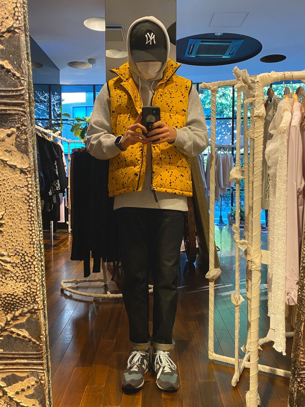 「私の推しブランド、今日のコーデ、お洒落さんとつながりたい、休日スタイル、オトナカジュアル、シンプルコーデ、秋冬コーデ、ラフ、NIKE、デニム」｜「Championのアイテム（パーカー、グレー系）」を使った、M¡yu さん（メンズ・183cm）の冬コーディネートの1枚目の写真