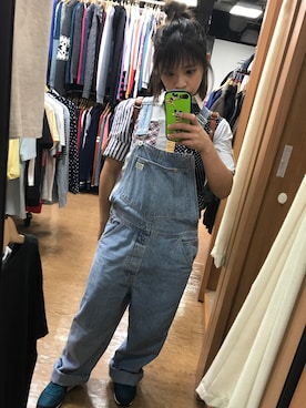 「Guess（ゲス）のアイテム（オールインワン・サロペット）」を使った、ジュンさん（レディース・148cm）の秋コーディネート