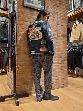 「SCHOTT」｜「アイテム（スリッポン）」を使った、総料理長（schottのイケオジ）さん（メンズ・170cm）の春コーディネート