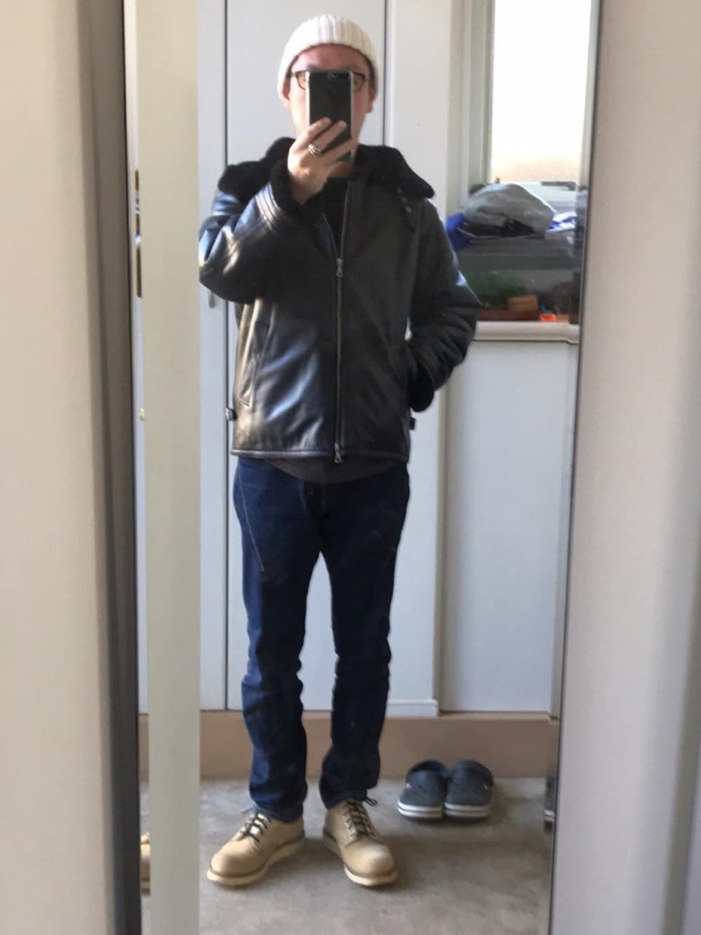 「BASECONTROLの畦ニットワッチ（ニットキャップ/ビーニー、ホワイト系）」を使った、Keigo Ozawaさん（メンズ・173cm）の冬コーディネートの1枚目の写真