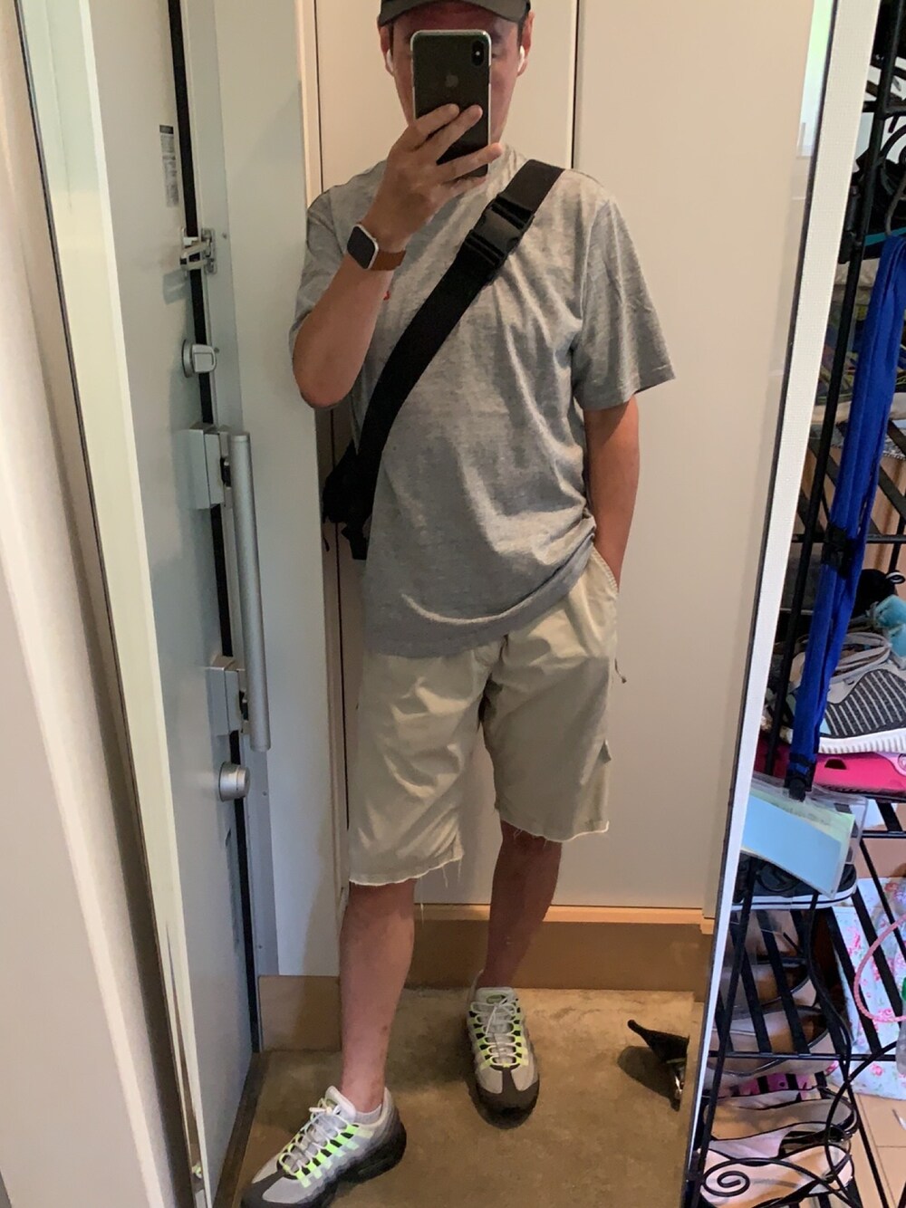 「シンプル、夏コーデ、ラフコーデ、Tシャツ、スニーカーコーデ」｜「Supreme のアイテム（キャップ、ブラック系）」を使った、Keigo Ozawaさん（メンズ・173cm）の夏コーディネートの1枚目の写真
