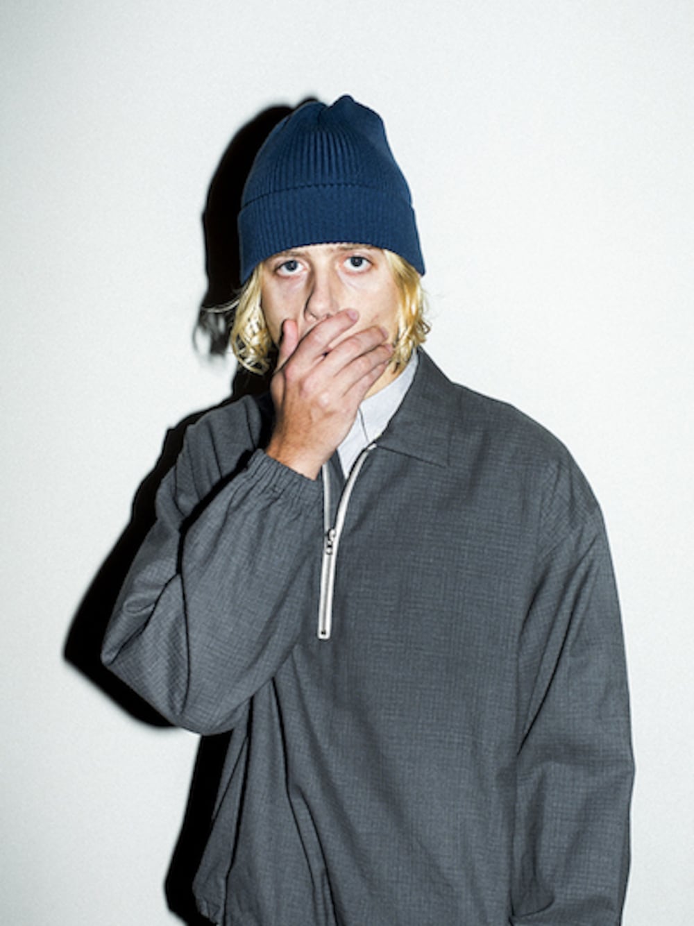 「大人カジュアル、福岡、ファッション、春コーデ、 シンプルコーデ、 春、VAINL ARCHIVE、ヴァイナルアーカイブ」｜「VAINL ARCHIVEの"ANORAK"（パーカー、グレー系）」を使った、UNREALREALCLOTHESさん（メンズ・180cm）の春コーディネートの1枚目の写真