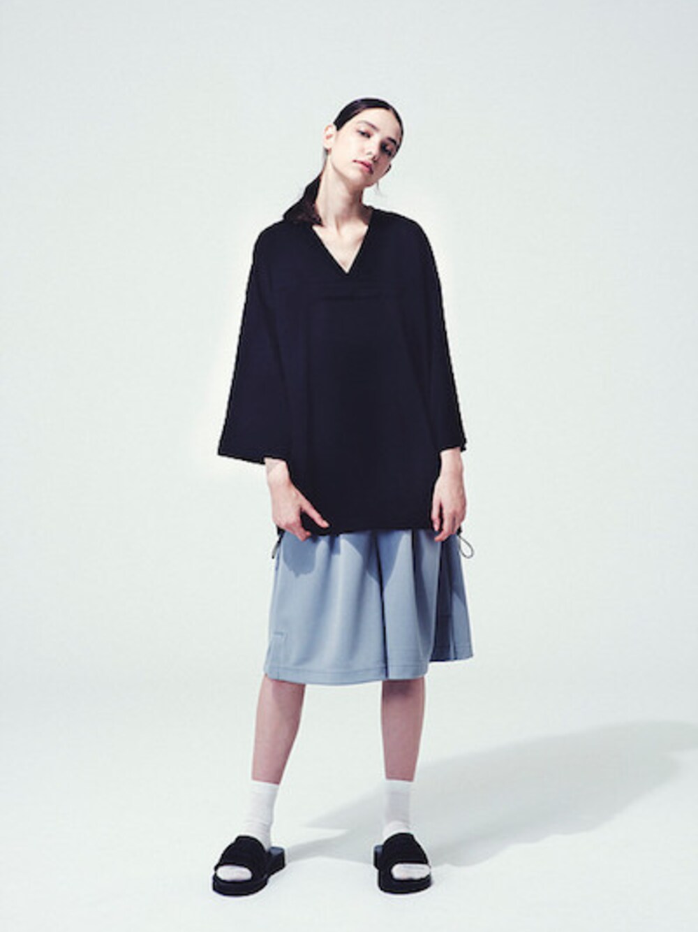 「シンプル、 福岡、シンプルコーデ、春コーデ、 大人カジュアル、rotol、 ロトル」｜「"GIANT TEE"（Tシャツ/カットソー、ブラック系）」を使った、UNREALREALCLOTHESさん（メンズ・175cm）の春コーディネートの1枚目の写真