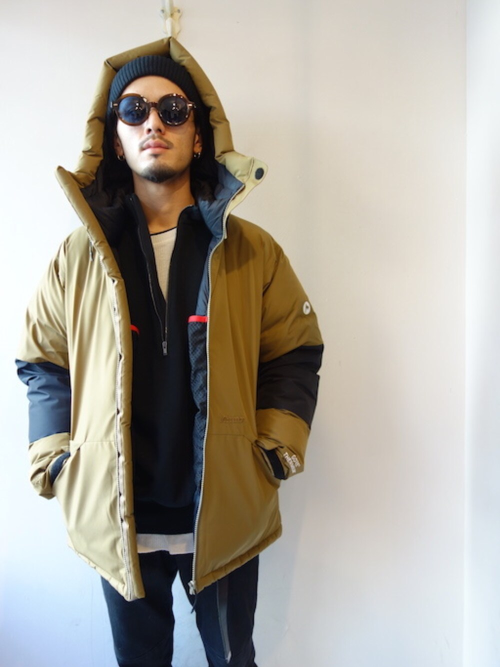 「ダウンジャケット、福岡、Marmot、VAINL ARCHIVE」｜「VAINL ARCHIVEの『VAINL ARCHIVE』×『Marmot』"SP DPWN"（ダウンジャケット/コート、ベージュ系）」を使った、UNREALREALCLOTHESさん（メンズ・168cm）の冬コーディネートの1枚目の写真