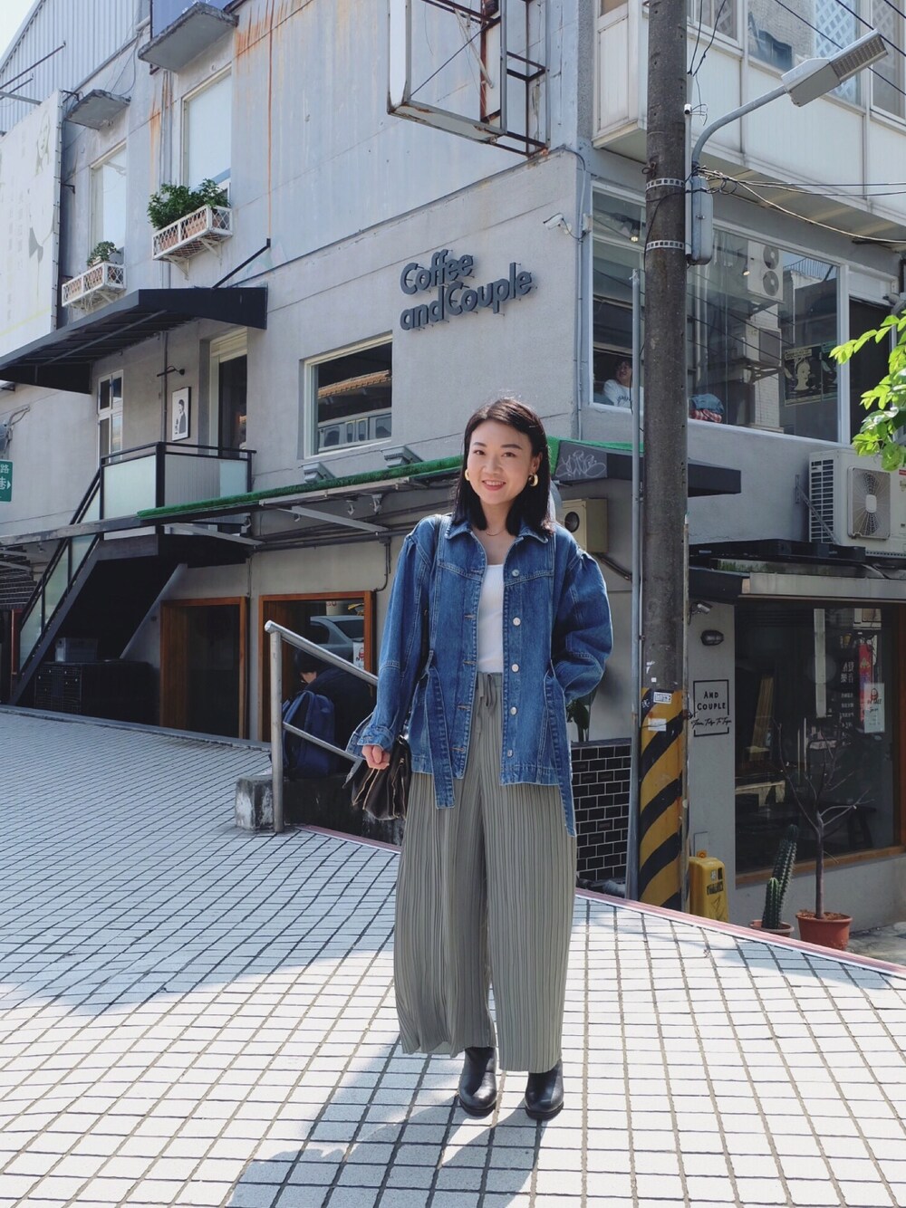 「MANGOのアイテム（デニムジャケット、ブルー系）」を使った、fanfanさん（レディース・162cm）の春コーディネートの1枚目の写真